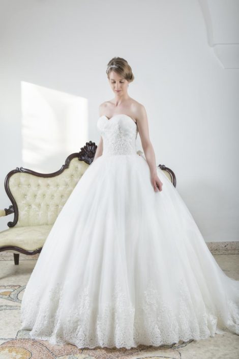 abito decolletè a cuore