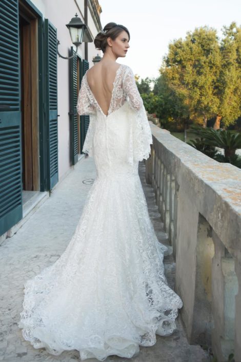 abito a sirena di tulle ricamato